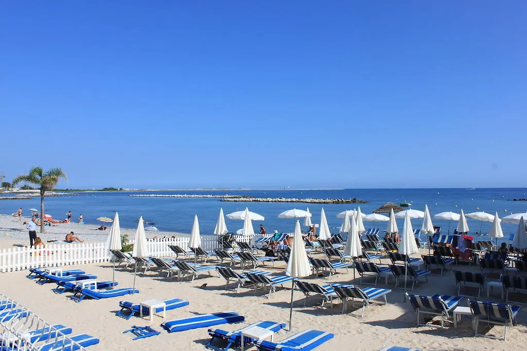 Azur 3000 Apartment Saint-Laurent-du-Var France