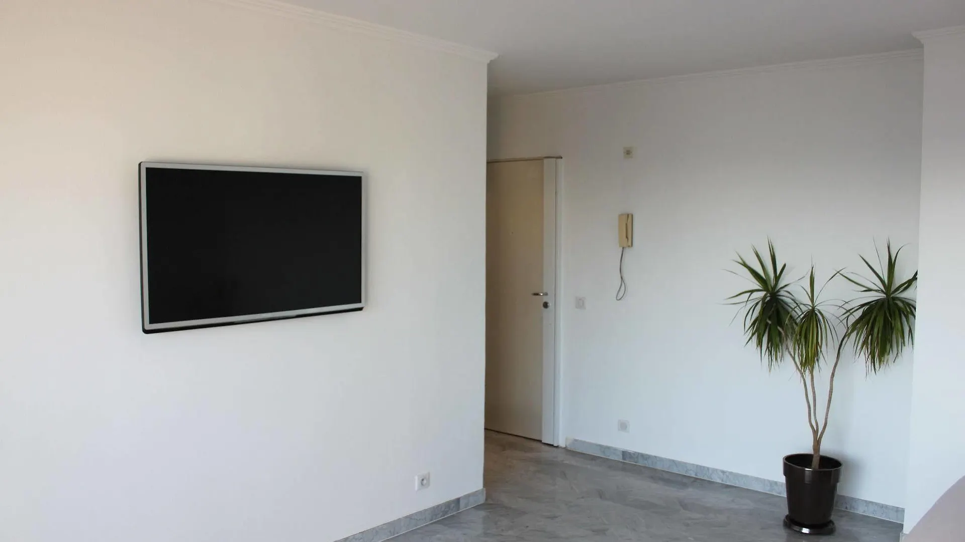 Azur 3000 Apartment Saint-Laurent-du-Var France