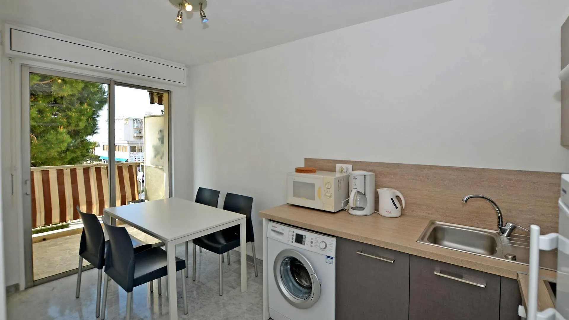 Azur 3000 Apartment Saint-Laurent-du-Var 0*,